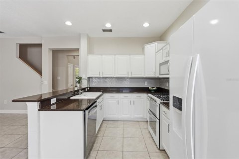 Adosado en venta en Tampa, Florida, 3 dormitorios, 170.01 m2 № 2098158 - foto 22
