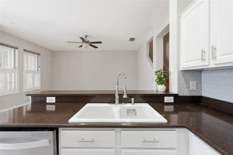 Adosado en venta en Tampa, Florida, 3 dormitorios, 170.01 m2 № 2098158 - foto 25