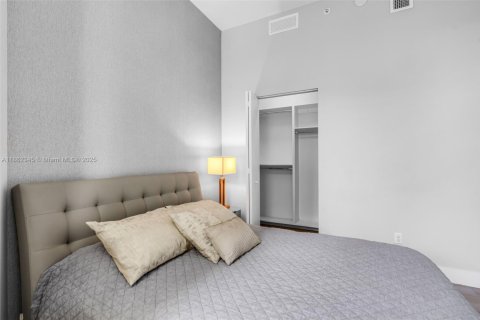 Condo in Miami, Florida, 3 bedrooms  № 1891809 - photo 11