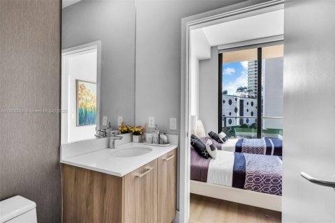 Condo in Miami, Florida, 3 bedrooms  № 1891809 - photo 15