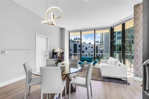 Condo in Miami, Florida, 3 bedrooms  № 1891809 - photo 9