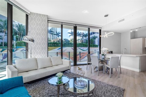 Condo in Miami, Florida, 3 bedrooms  № 1891809 - photo 2