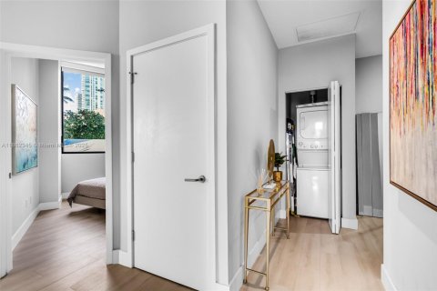 Condo in Miami, Florida, 3 bedrooms  № 1891809 - photo 4