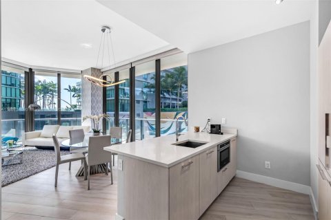 Condo in Miami, Florida, 3 bedrooms  № 1891809 - photo 5