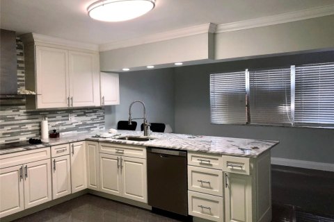 Immobilier commercial à vendre à Fort Lauderdale, Floride: 245.08 m2 № 1132654 - photo 1