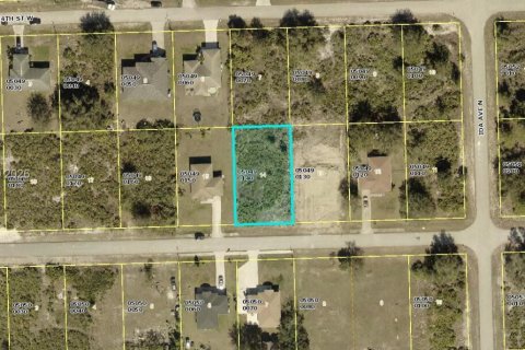 Propiedad comercial en Lehigh Acres, Florida № 2158656