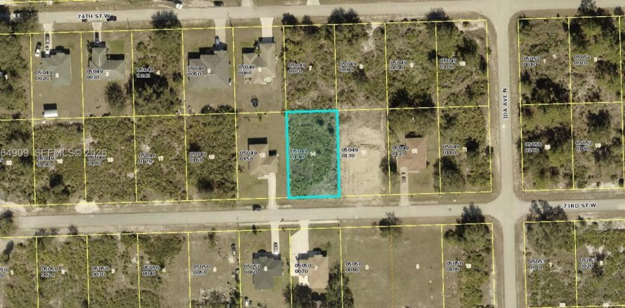 Propiedad comercial en Lehigh Acres, Florida № 2158656