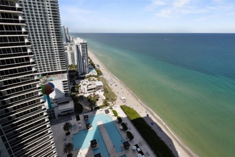 Condominio en alquiler en Hallandale Beach, Florida, 2 dormitorios, 124.21 m2 № 1611157 - foto 14