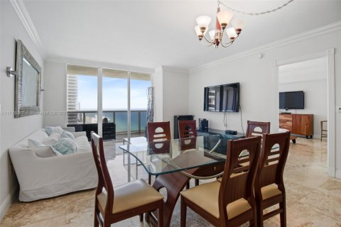 Condominio en alquiler en Hallandale Beach, Florida, 2 dormitorios, 124.21 m2 № 1611157 - foto 4