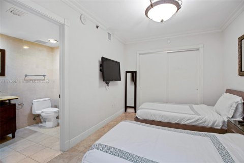 Condominio en alquiler en Hallandale Beach, Florida, 2 dormitorios, 124.21 m2 № 1611157 - foto 11