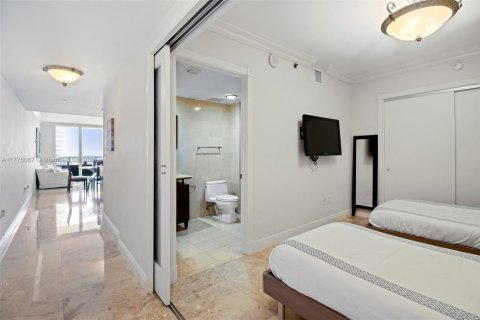 Copropriété à louer à Hallandale Beach, Floride: 2 chambres, 124.21 m2 № 1611157 - photo 9