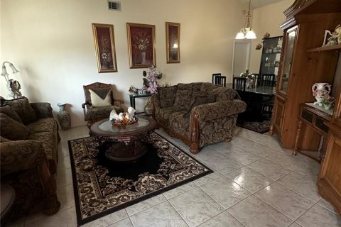 Купить виллу или дом в Киссимми, Флорида 8 комнат, 155.98м2, № 1853807 - фото 2