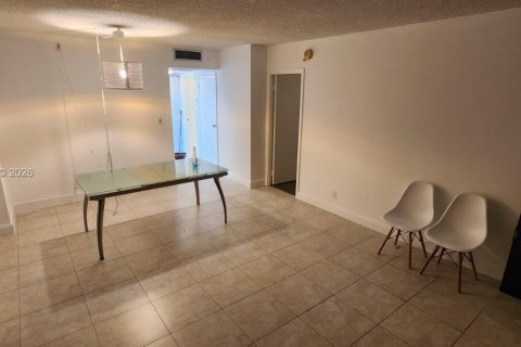 Condo in Aventura, Florida, 1 bedroom  № 2009207 - photo 7