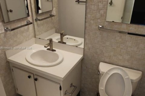 Condo in Aventura, Florida, 1 bedroom  № 2009207 - photo 9