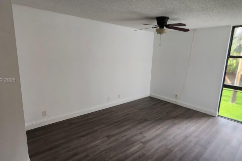 Condo in Aventura, Florida, 1 bedroom  № 2009207 - photo 8