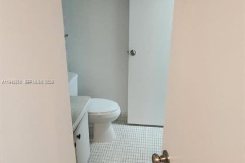 Condo in Aventura, Florida, 1 bedroom  № 2009207 - photo 3