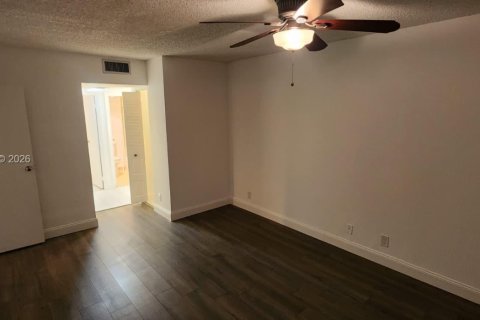 Condo in Aventura, Florida, 1 bedroom  № 2009207 - photo 11