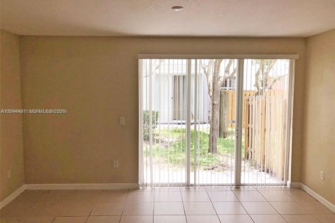 Купить таунхаус в Хомстед, Флорида 3 спальни, 123.1м2, № 2001037 - фото 9