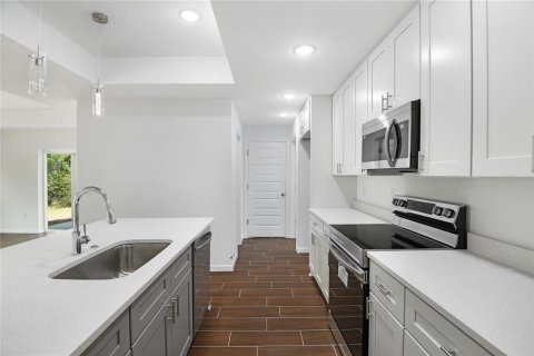 Casa en venta en Kissimmee, Florida, 4 dormitorios, 162.21 m2 № 1911630 - foto 4