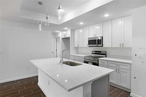 Casa en venta en Kissimmee, Florida, 4 dormitorios, 162.21 m2 № 1911630 - foto 5