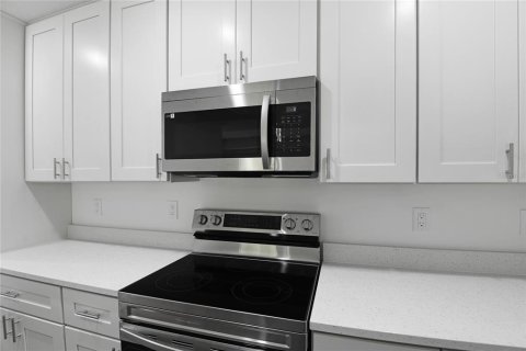 Casa en venta en Kissimmee, Florida, 4 dormitorios, 162.21 m2 № 1911630 - foto 6