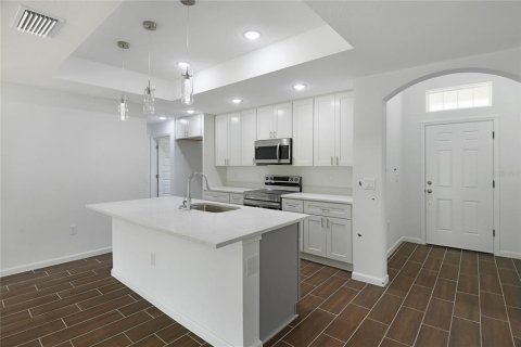 Casa en venta en Kissimmee, Florida, 4 dormitorios, 162.21 m2 № 1911630 - foto 3