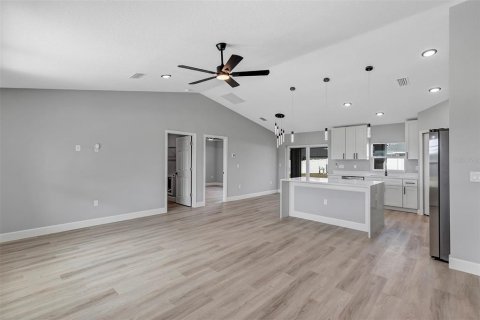 House in Summerfield, Florida 3 bedrooms, 133.69 sq.m. № 2094476 - photo 4