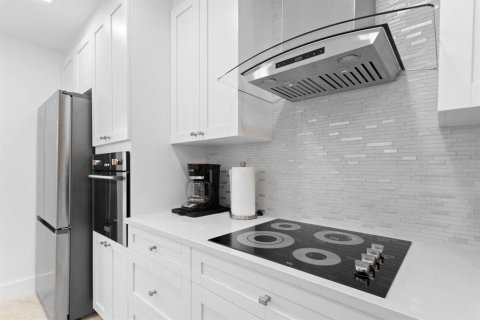 House in Clearwater, Florida 2 bedrooms, 75.72 sq.m. № 1918474 - photo 5