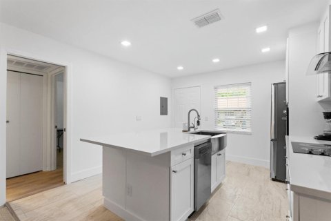 House in Clearwater, Florida 2 bedrooms, 75.72 sq.m. № 1918474 - photo 7