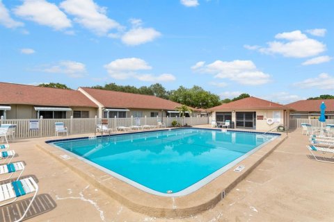 House in Clearwater, Florida 2 bedrooms, 75.72 sq.m. № 1918474 - photo 21