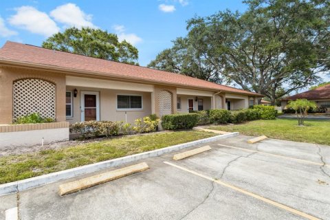House in Clearwater, Florida 2 bedrooms, 75.72 sq.m. № 1918474 - photo 2