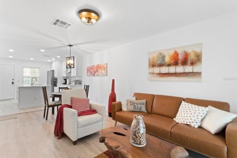 House in Clearwater, Florida 2 bedrooms, 75.72 sq.m. № 1918474 - photo 10