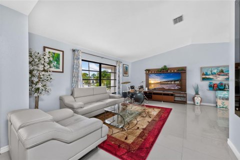 Villa ou maison à vendre à Port Charlotte, Floride: 3 chambres, 181.53 m2 № 2408375 - photo 6