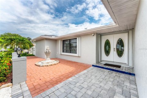 Villa ou maison à vendre à Port Charlotte, Floride: 3 chambres, 181.53 m2 № 2408375 - photo 4