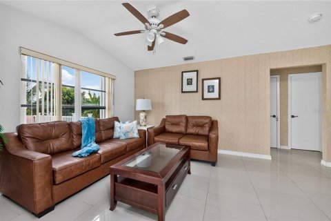 Villa ou maison à vendre à Port Charlotte, Floride: 3 chambres, 181.53 m2 № 2408375 - photo 16