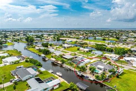 Villa ou maison à vendre à Port Charlotte, Floride: 3 chambres, 181.53 m2 № 2408375 - photo 2