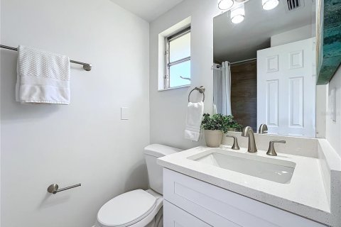 House in Sarasota, Florida 2 bedrooms, 132.76 sq.m. № 1519643 - photo 17