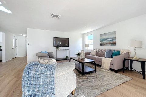 House in Sarasota, Florida 2 bedrooms, 132.76 sq.m. № 1519643 - photo 4