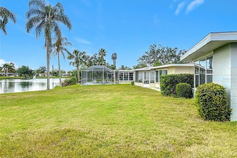 House in Sarasota, Florida 2 bedrooms, 132.76 sq.m. № 1519643 - photo 23