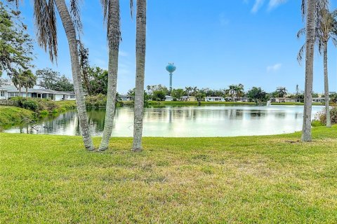 House in Sarasota, Florida 2 bedrooms, 132.76 sq.m. № 1519643 - photo 24