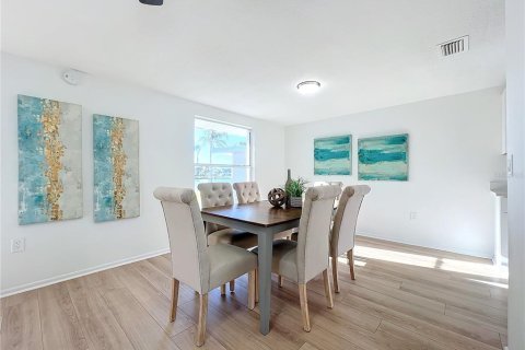 House in Sarasota, Florida 2 bedrooms, 132.76 sq.m. № 1519643 - photo 9