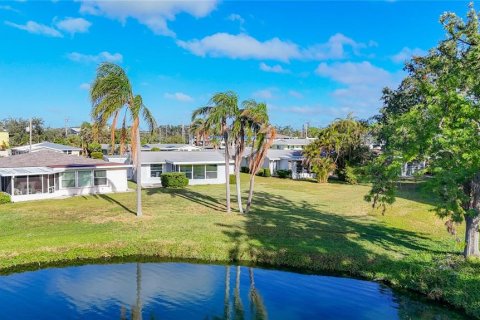 House in Sarasota, Florida 2 bedrooms, 132.76 sq.m. № 1519643 - photo 20