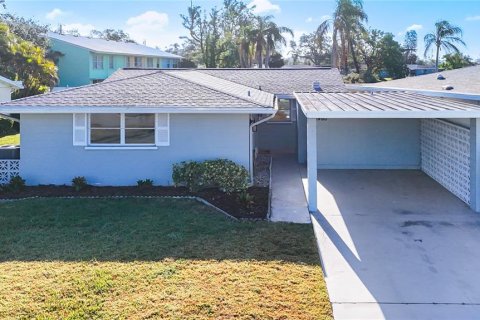 House in Sarasota, Florida 2 bedrooms, 132.76 sq.m. № 1519643 - photo 1
