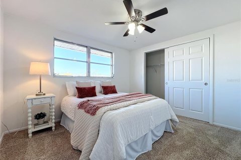 House in Sarasota, Florida 2 bedrooms, 132.76 sq.m. № 1519643 - photo 18