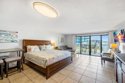 Condo in Cedar Key, Florida, 3 rooms  № 1919011 - photo 8