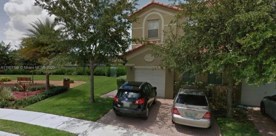 Таунхаус в Дорал, Флорида 3 спальни, 140.38м2 № 1954582