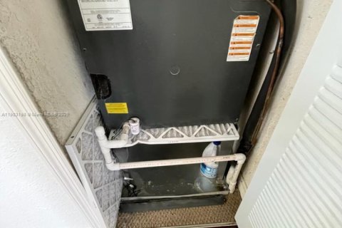 Снять в аренду таунхаус в Дорал, Флорида 3 спальни, 140.38м2, № 1954582 - фото 27