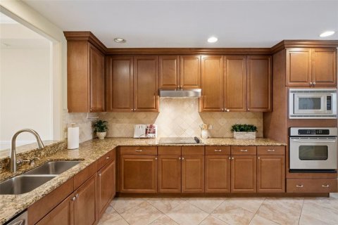 Condo in Orlando, Florida, 2 bedrooms № 2119682 - photo 4