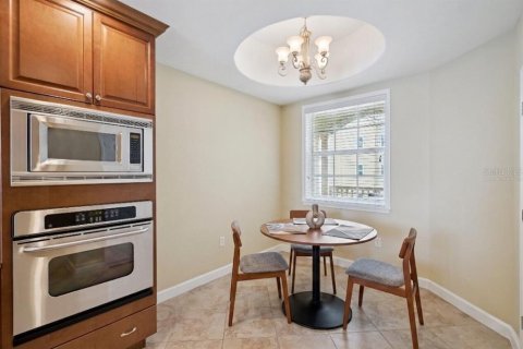 Condo in Orlando, Florida, 2 bedrooms № 2119682 - photo 9