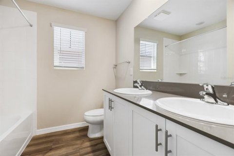 House in Fish Hawk, Florida 5 bedrooms, 231.42 sq.m. № 2379547 - photo 27